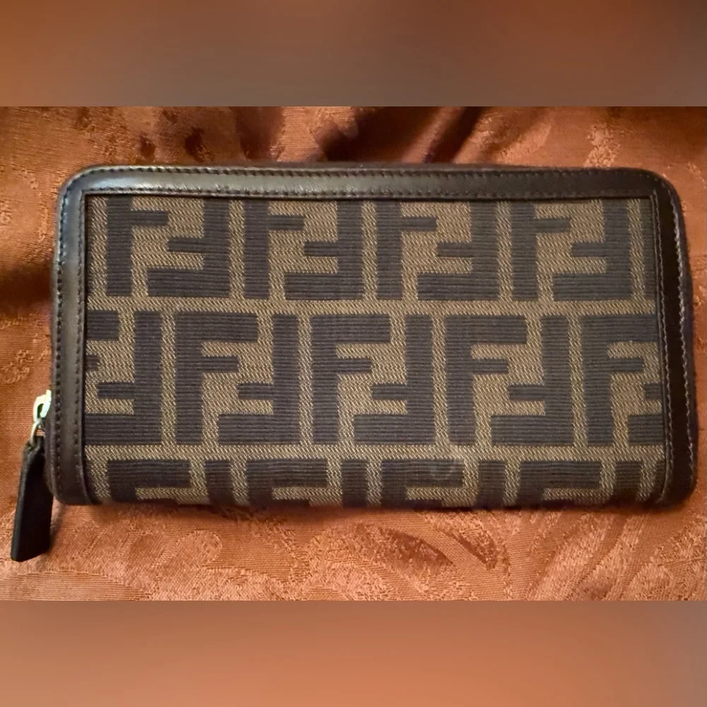 EUC Fendi Zucca Zippy Wallet - Picture 2 of 8